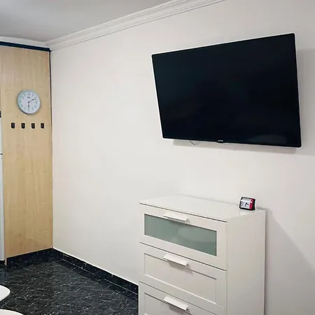 Daire Cozy 2-bed & Sofa-bed - Pool Wifi Pets *